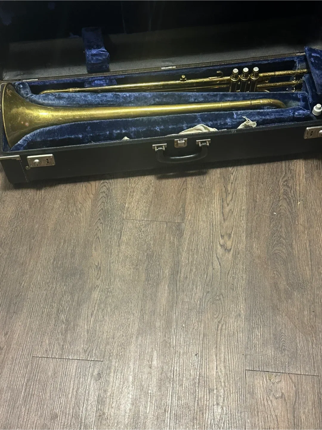 King liberal 2B H.N White Era 1950 used Trombone with Case image indicator(4)