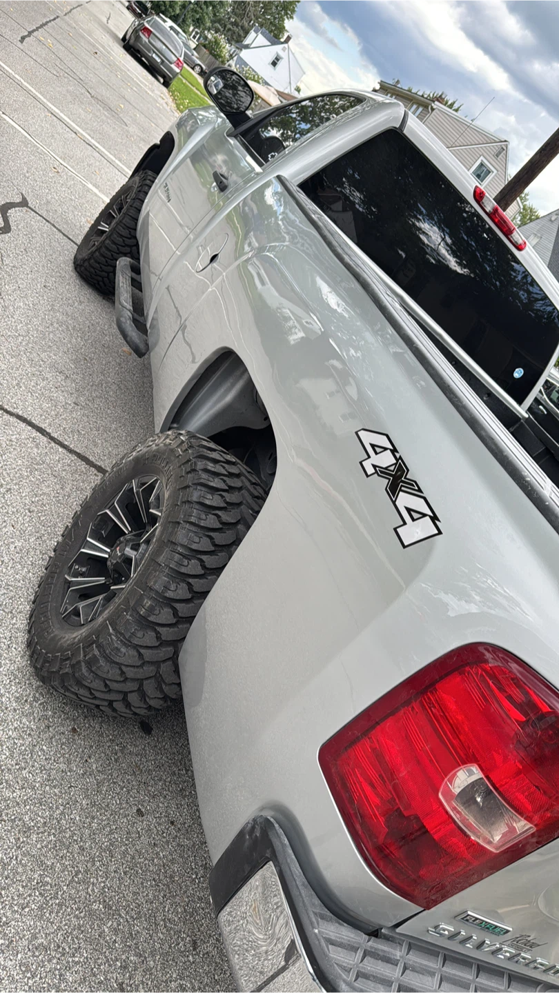 Chevy Silverado - photo 2