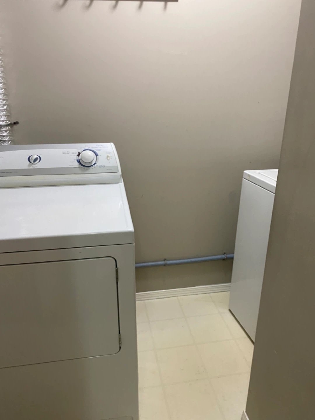 2 bedroom 2bath room,2 underground parking apartment for rent - photo 5