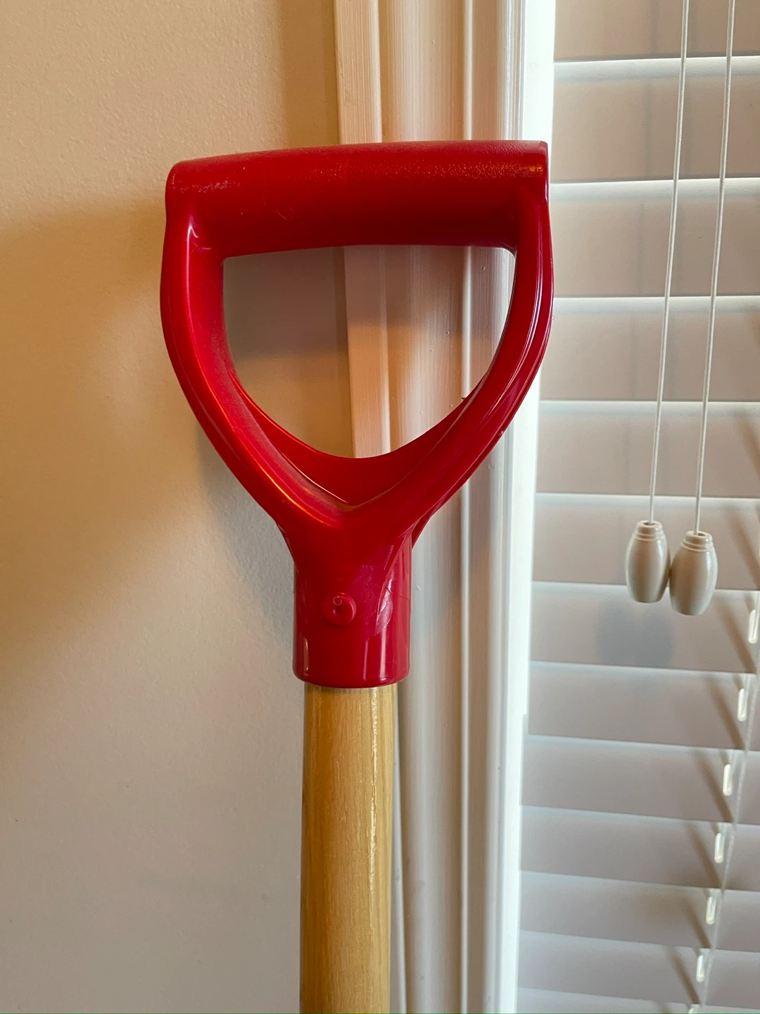 Garant Red Snow Shovel - photo 2