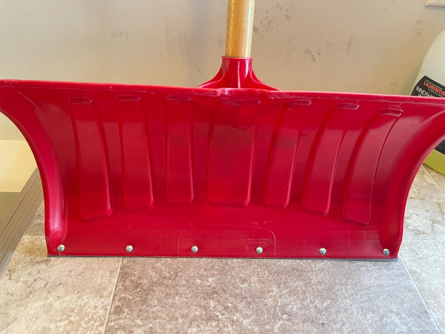 Garant Red Snow Shovel - photo 5