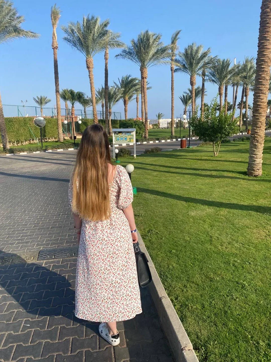 Midi Dress image indicator(2)