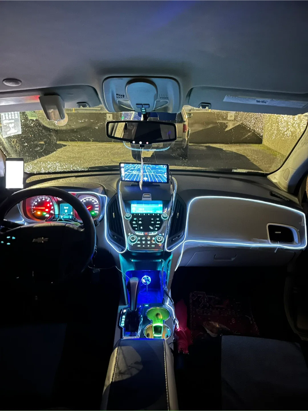 AWD SUV  2011 Chevrolet Equinox  New Brakes/Tires | Carplay image indicator(2)