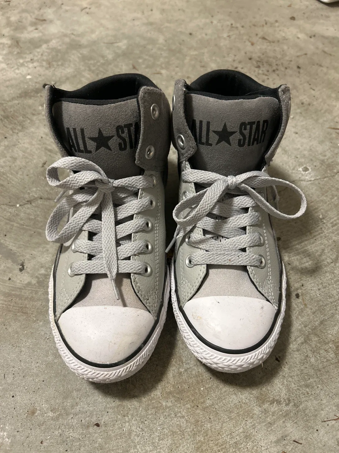 Converse All Star High Top Sneakers - Size 6 (Youth) image indicator(3)