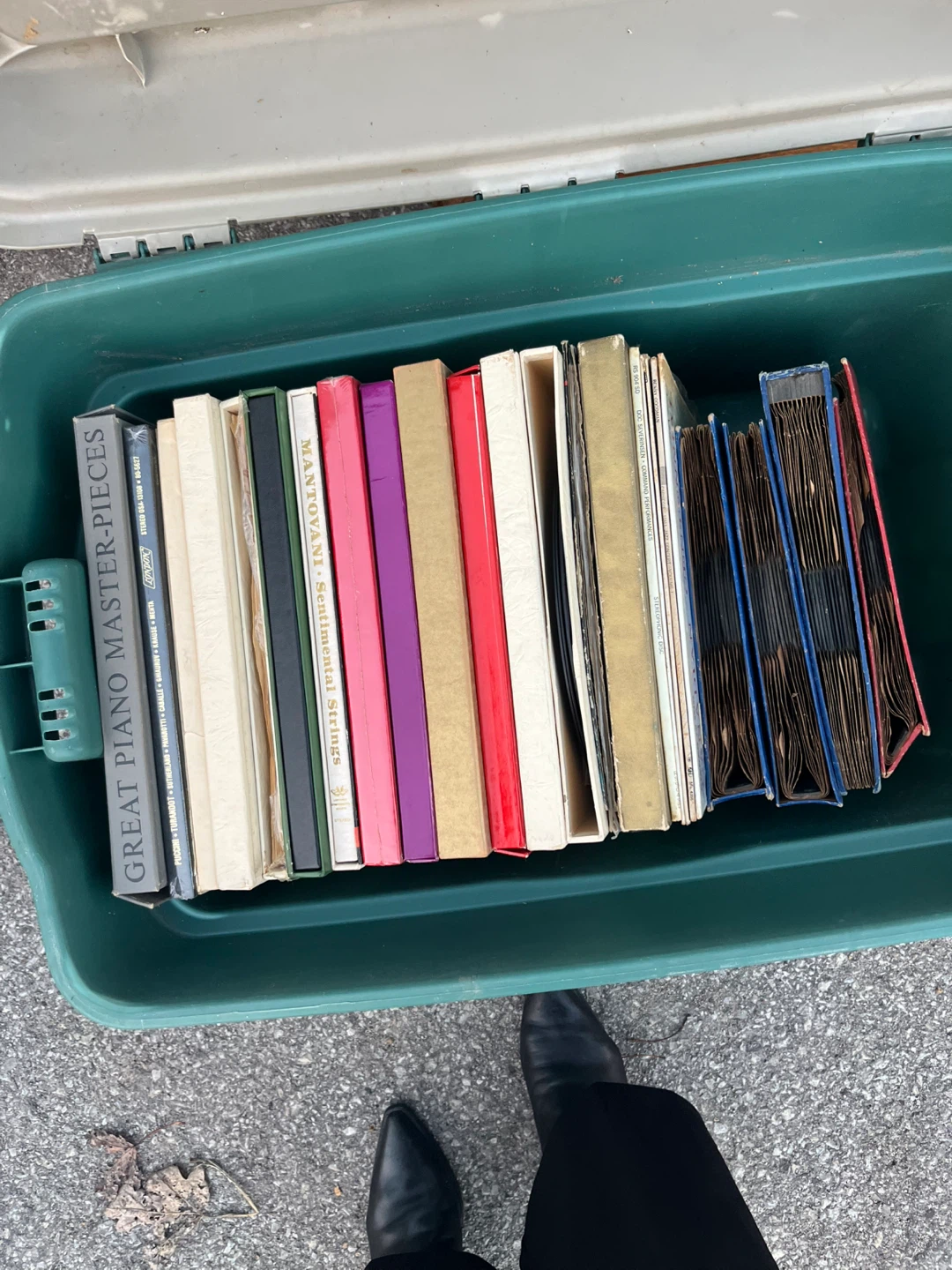 Free bin with old records (lp’s)