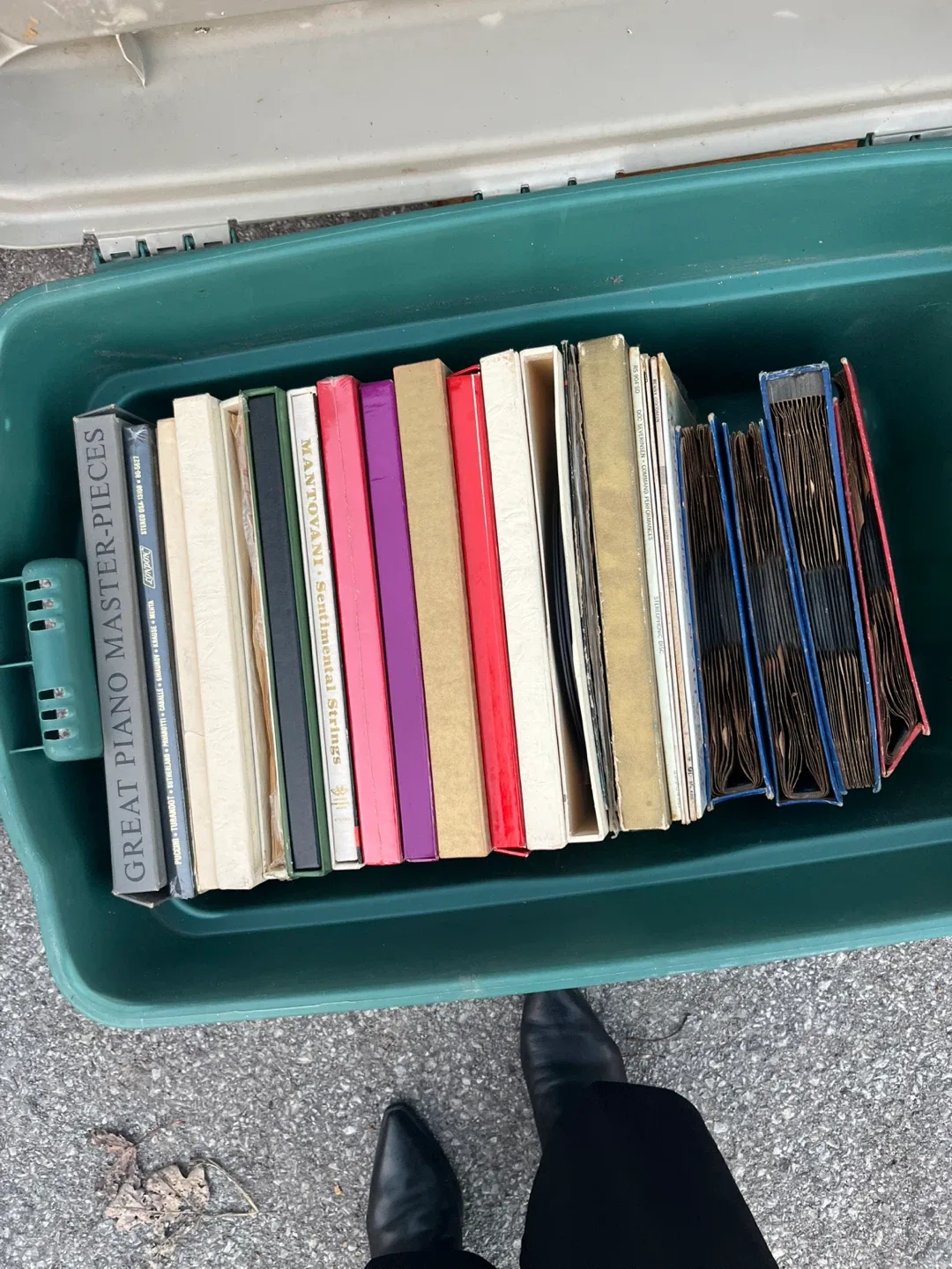Free bin with old records (lp’s) thumbnail