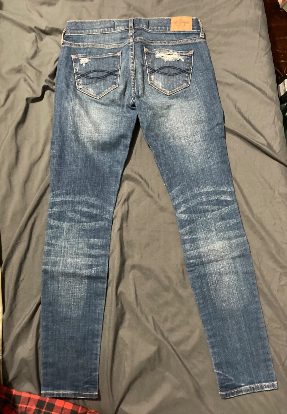 Abercrombie & Fitch Distressed Jeans - Size 25（like new） - photo 3