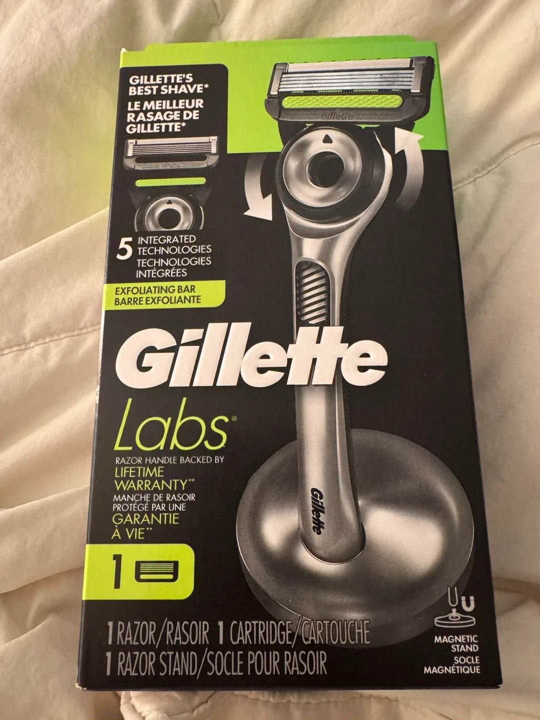 Gillette Labs Razor with Magnetic Stand - New sealed image indicator(10)
