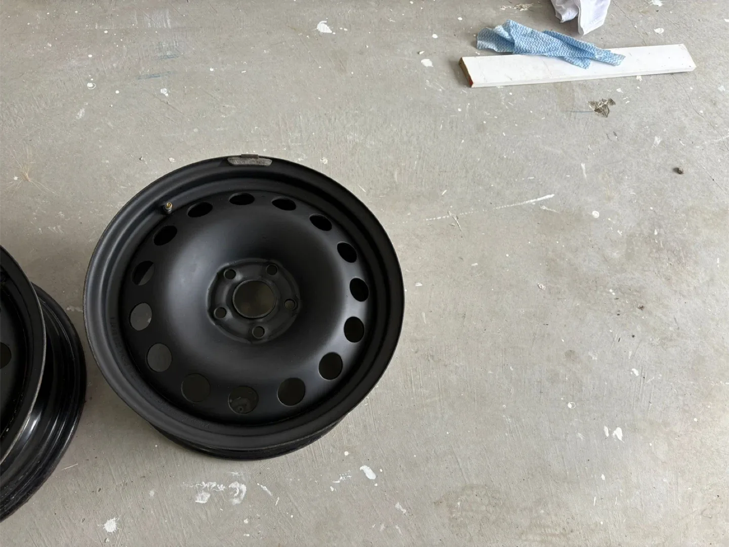 Set of Four 16 inch Steel Wheels image indicator(4)