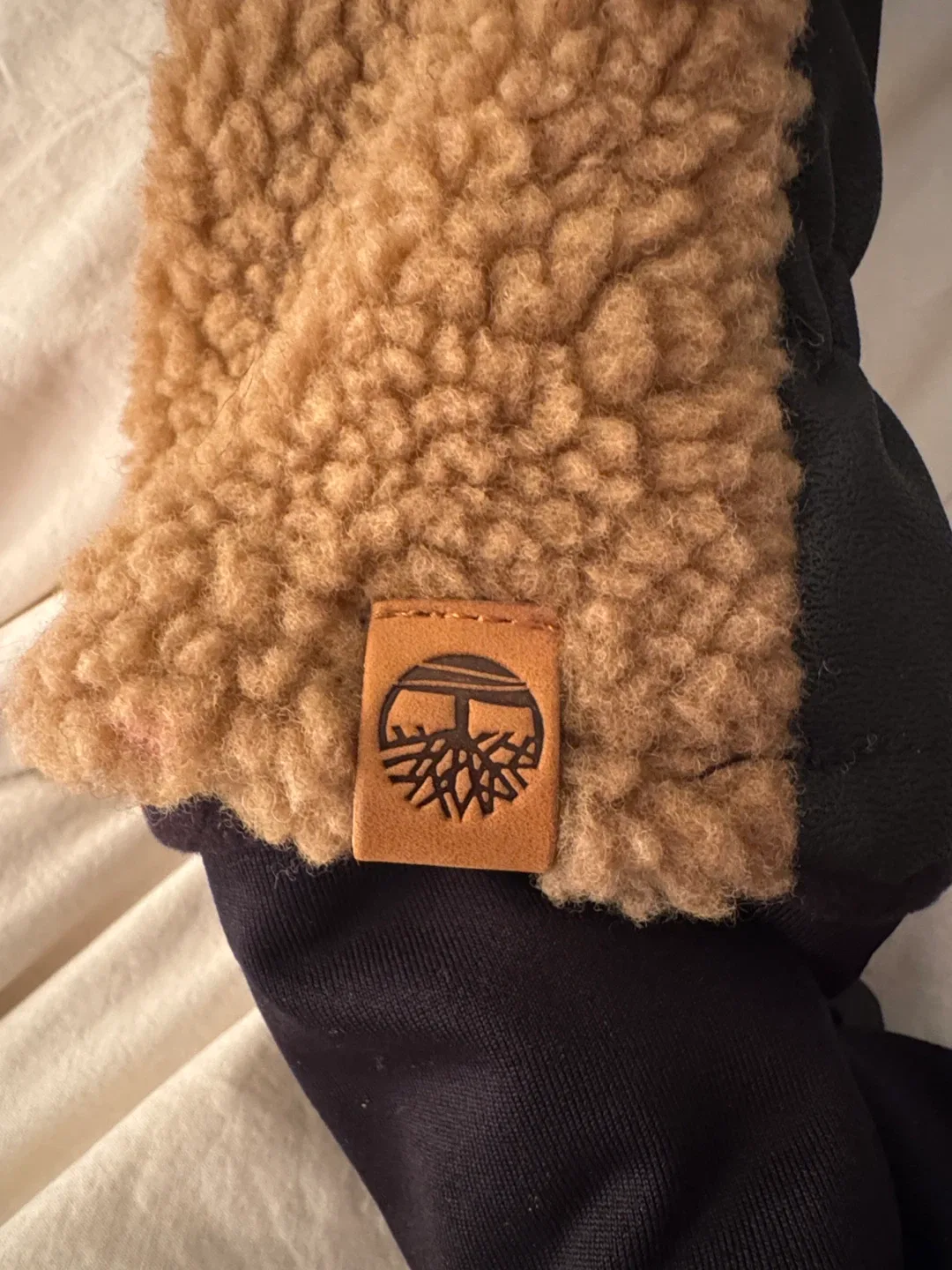 Timberland Women's Sherpa Mittens - Wheat image indicator(3)