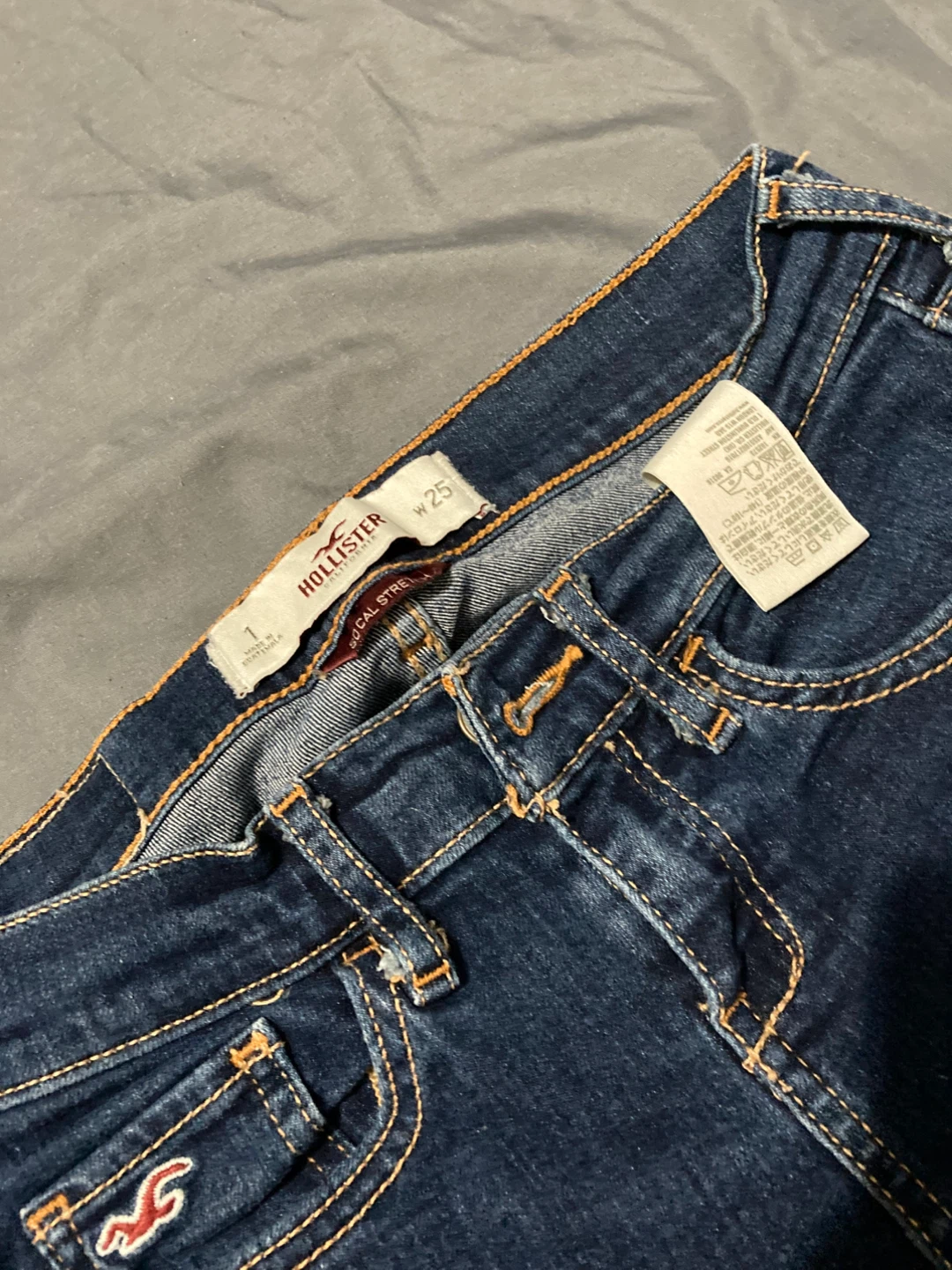 Hollister Dark Wash Skinny Jeans - Size 25，like new - photo 2
