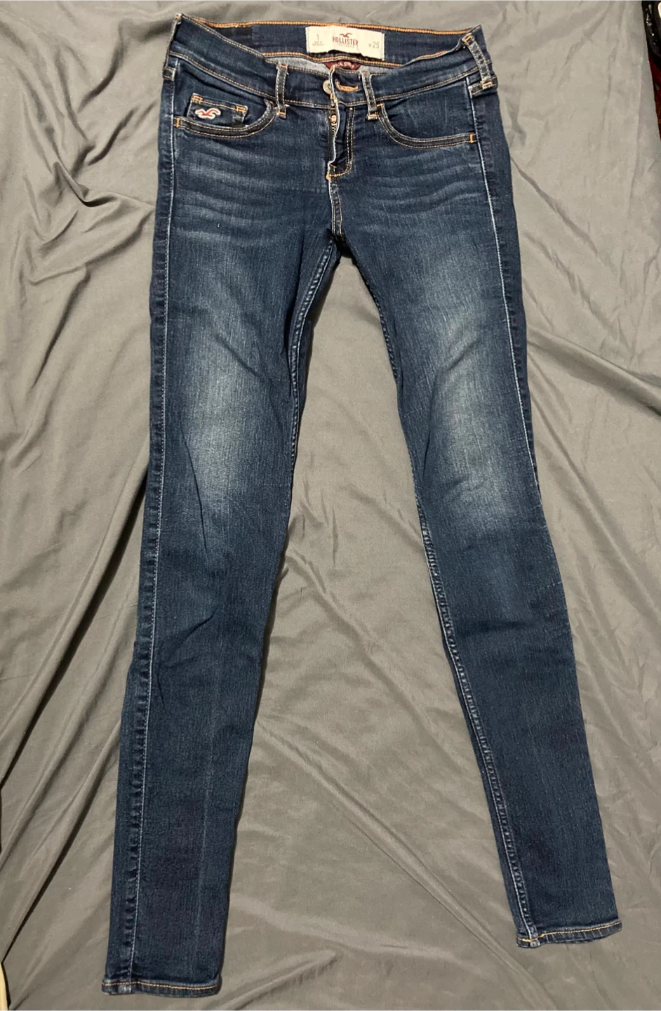 Hollister Dark Wash Skinny Jeans - Size 1 W25， like new