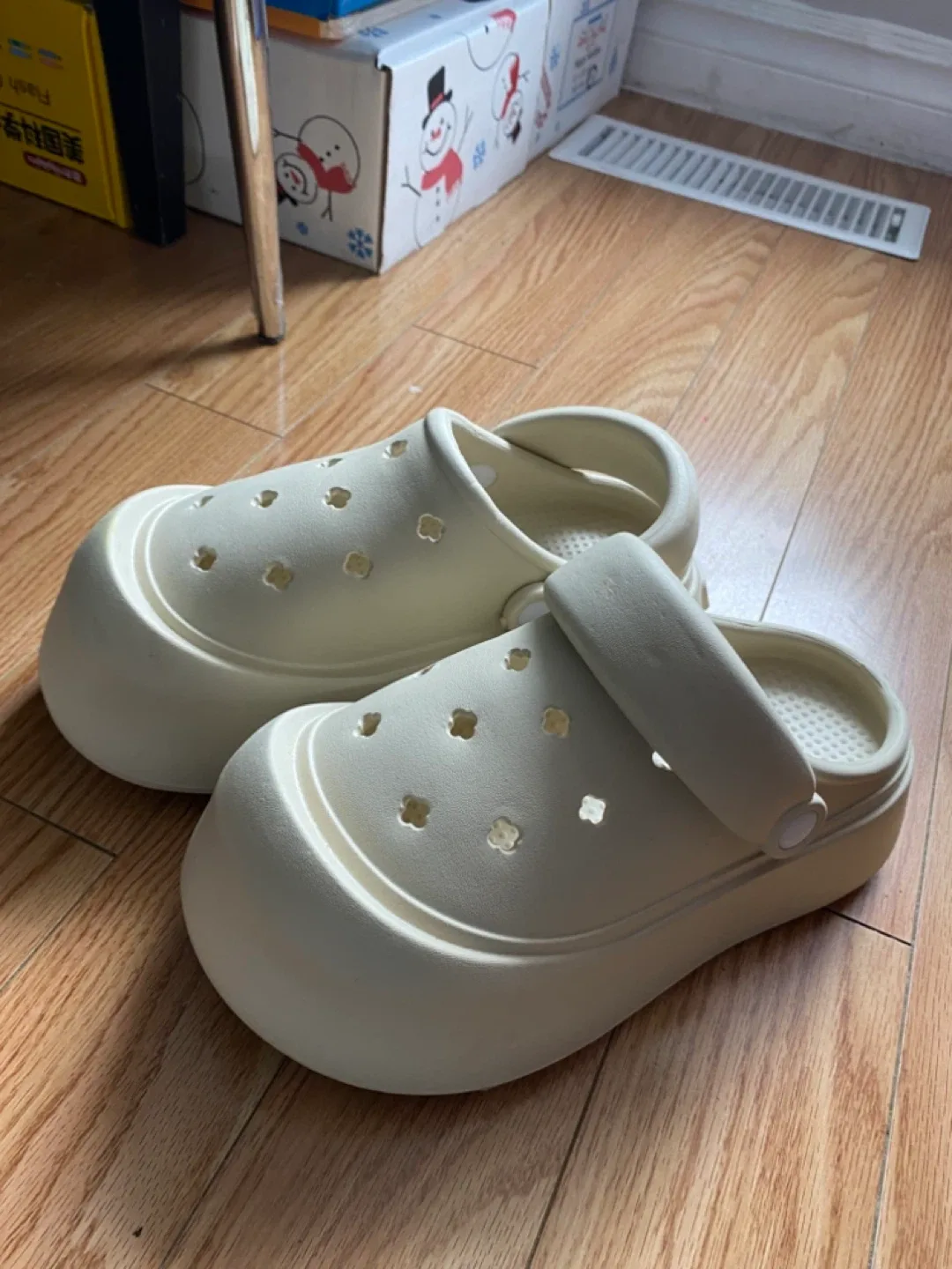 Brand New White Platform Clogs, Size 37-38 thumbnail