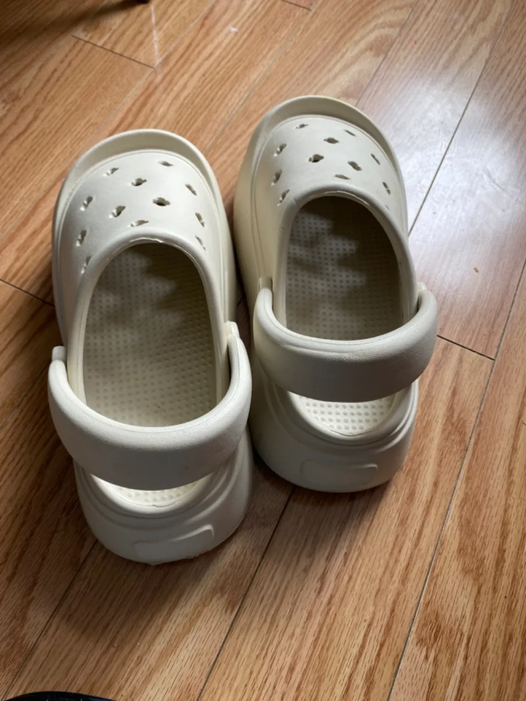 Brand New White Platform Clogs, Size 37-38 image indicator(4)