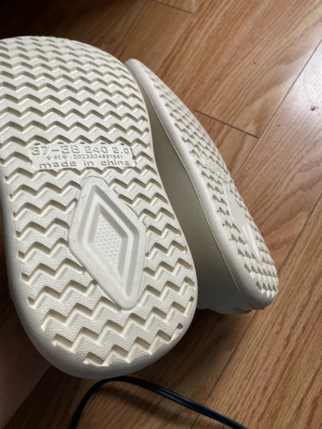 Brand New White Platform Clogs, Size 37-38 image indicator(5)