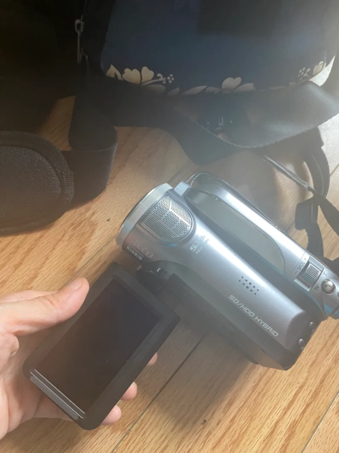 Panasonic HDC-HS9 SD/HDD Hybrid Camcorder image indicator(3)