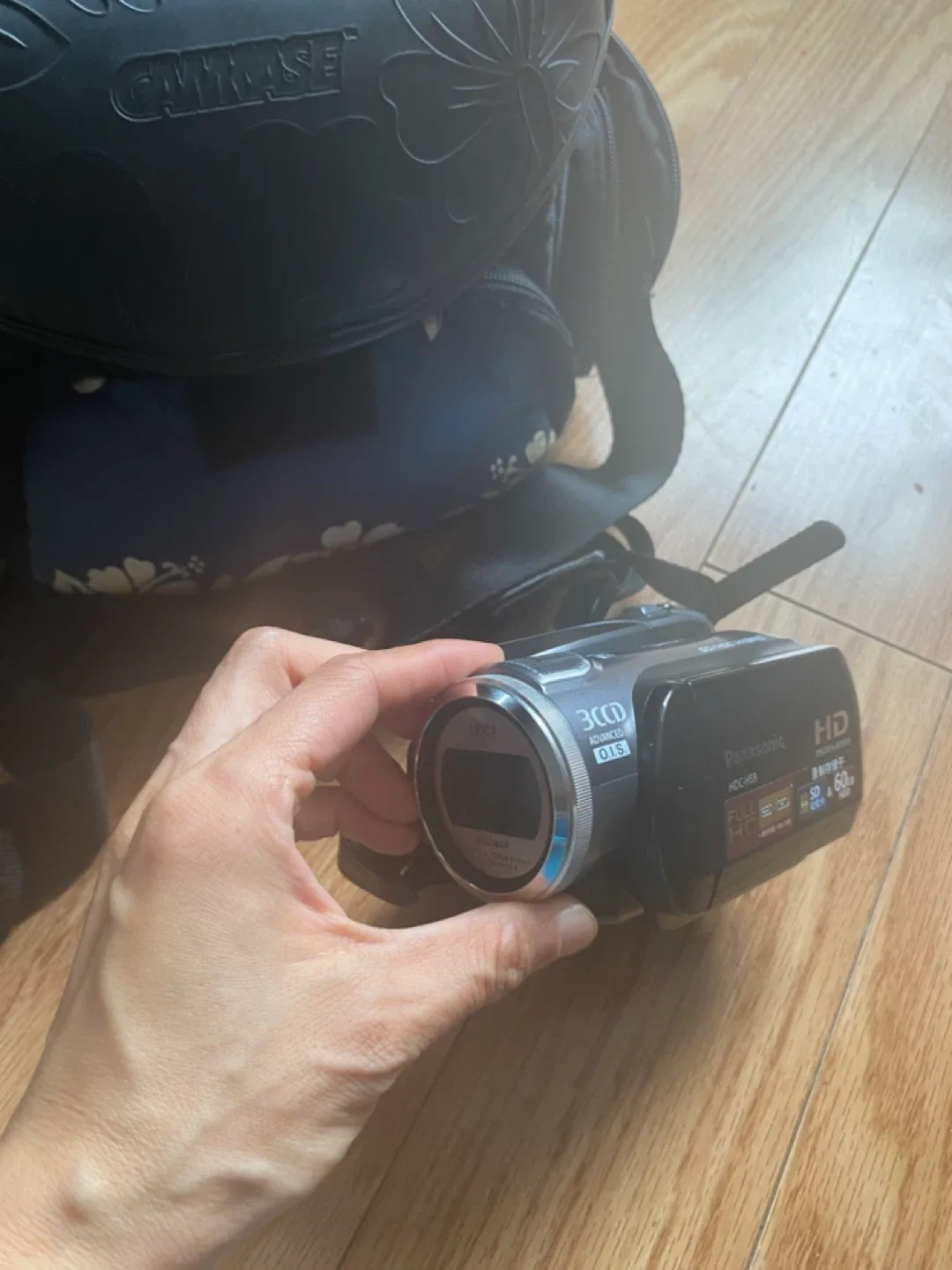 Panasonic HDC-HS9 SD/HDD Hybrid Camcorder thumbnail