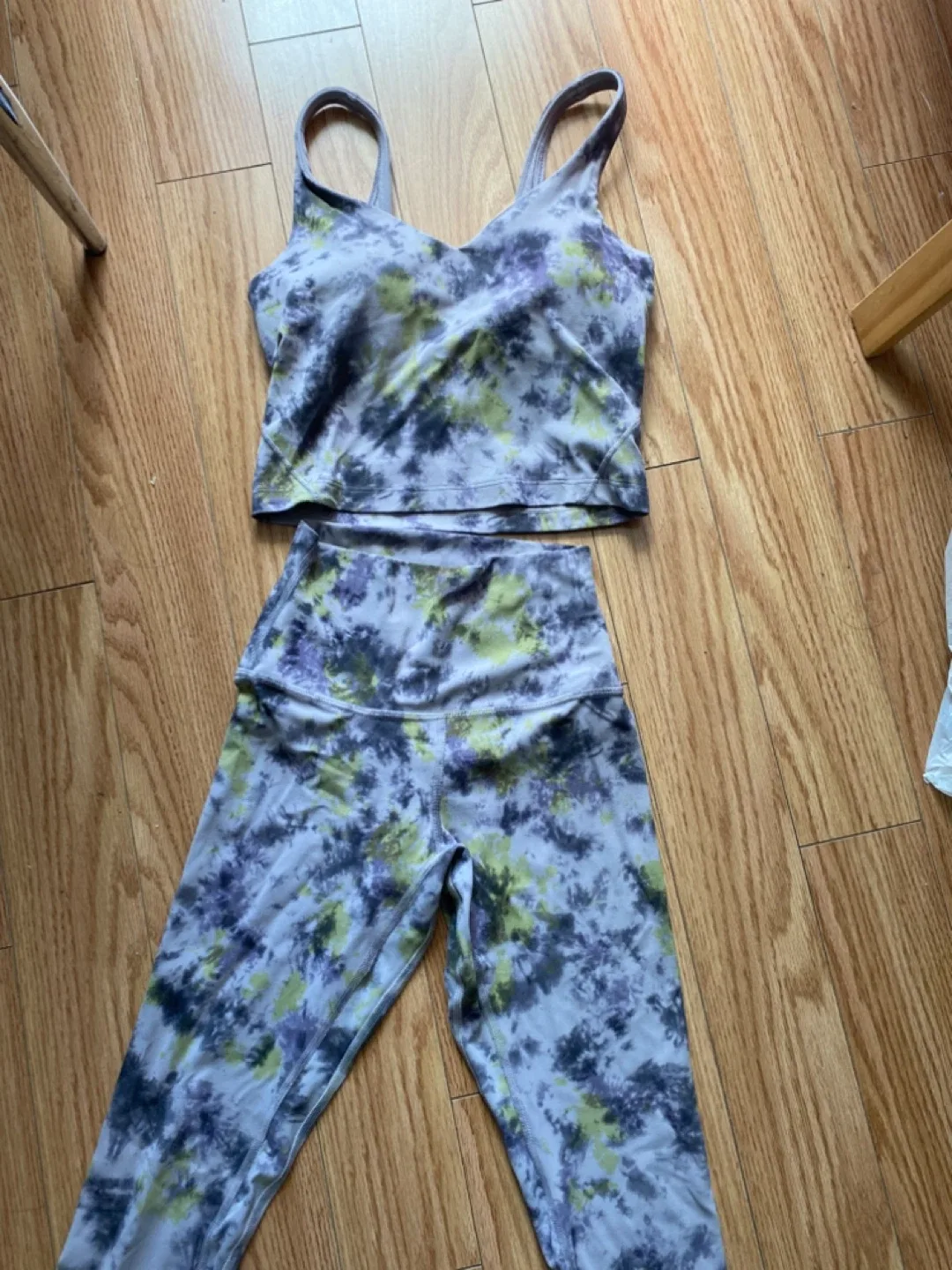 Lululemon Tie Dye Workout Set Size S image indicator(2)