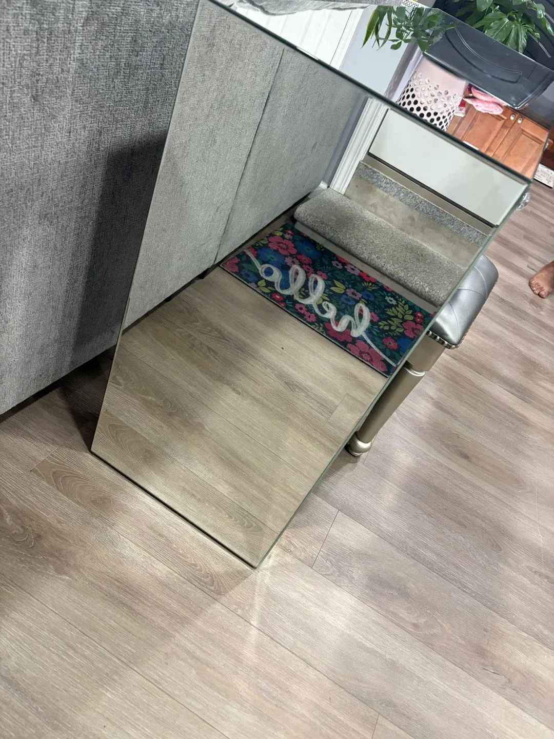 Mirrored Vanity Desk with Stool image indicator(6)