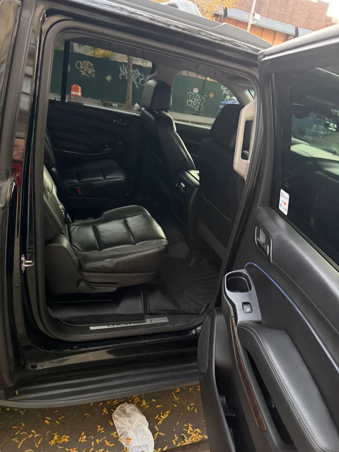 2017 Chevrolet Suburban 3500HD LT Sport Utility 4D image indicator(9)