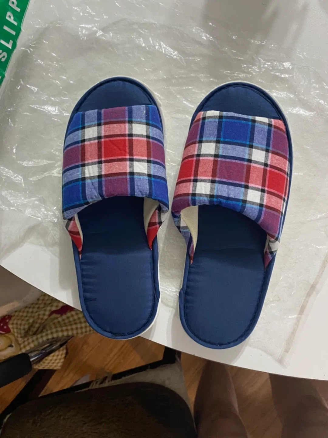 All for $8 Brand New winter indoor Slippers image indicator(5)