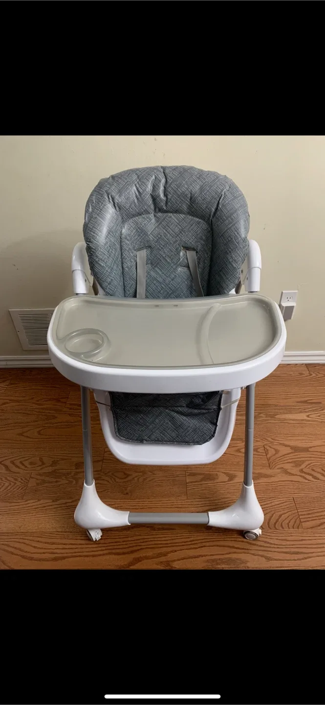 Foldable Baby Eating Feeding High Chair image indicator(3)