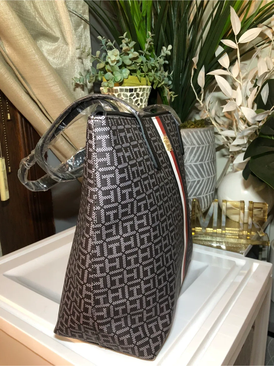 Tommy Hilfiger Tote Bag image indicator(4)