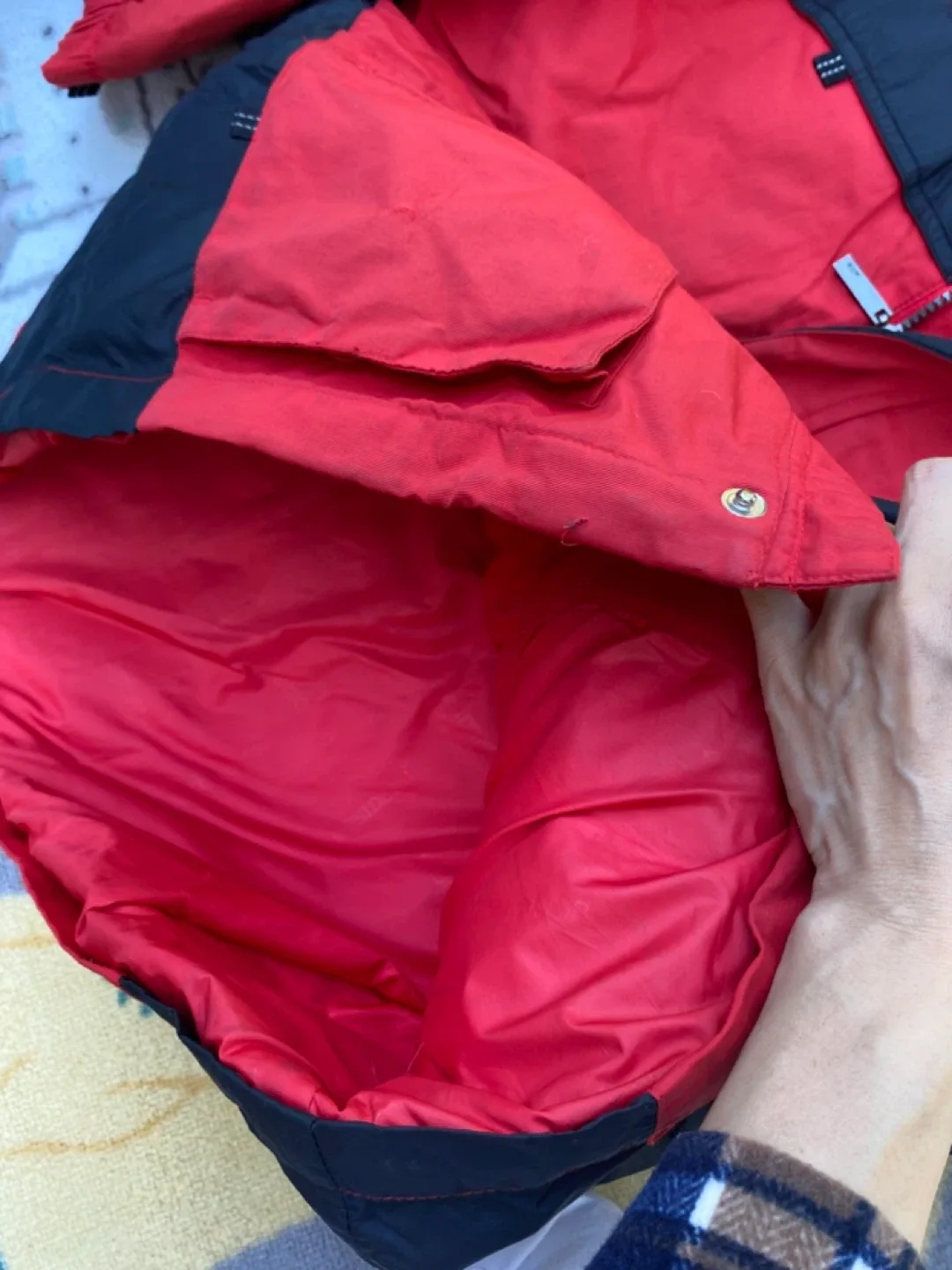 Red Besideng Winter Jacket Down Coat- Size 145/68 image indicator(4)