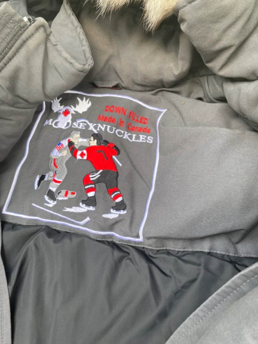 Broken Moose Knuckles Stirling Parka Grey Size L image indicator(3)