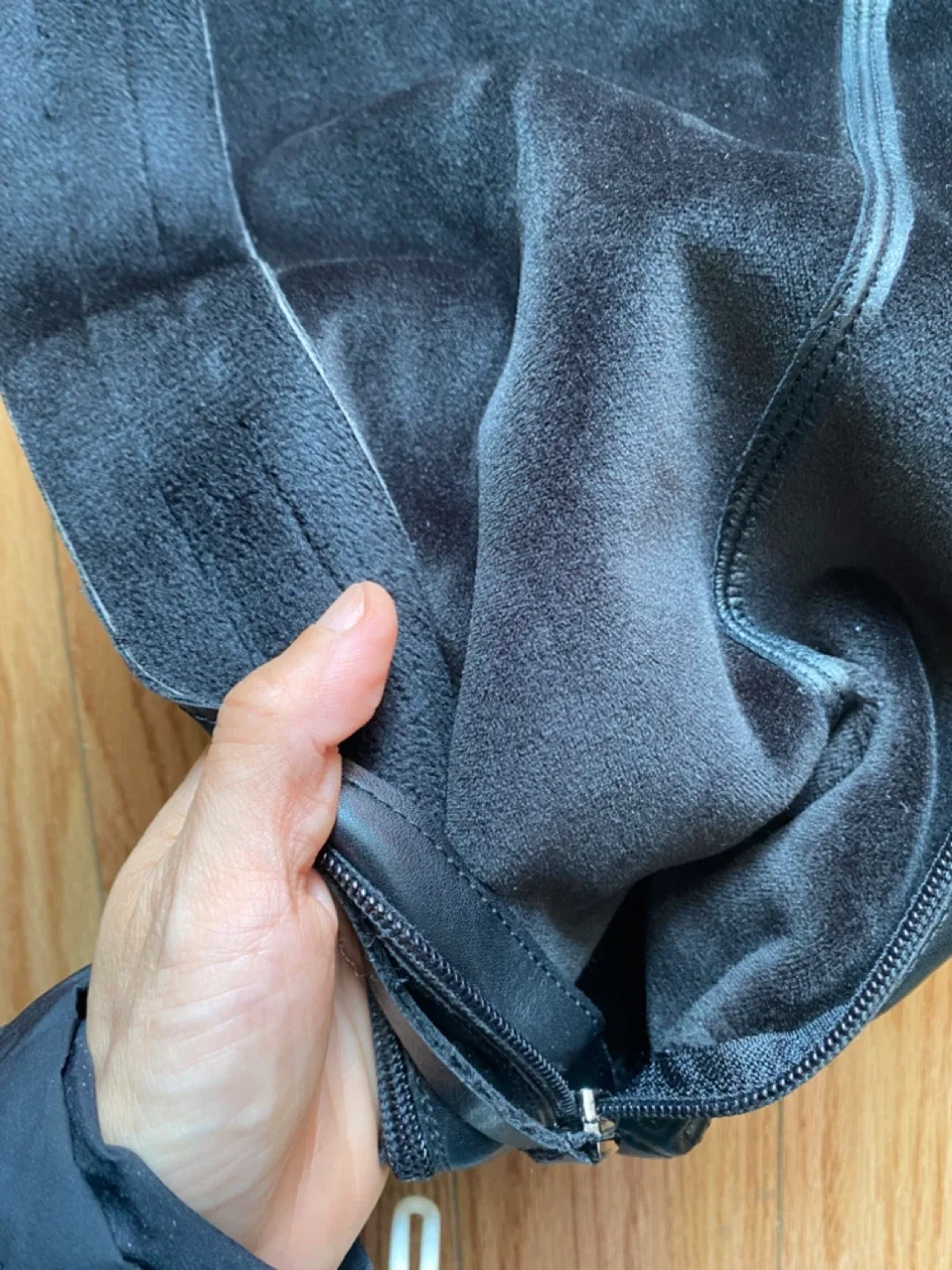 Black Leather Knee-High Boots, Furry inside Size 8.5 image indicator(6)