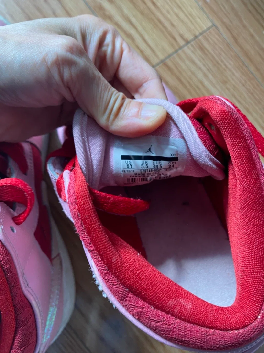 Nike Air Jordan 1 Mid Pink/Red Youth Size 6Y image indicator(5)