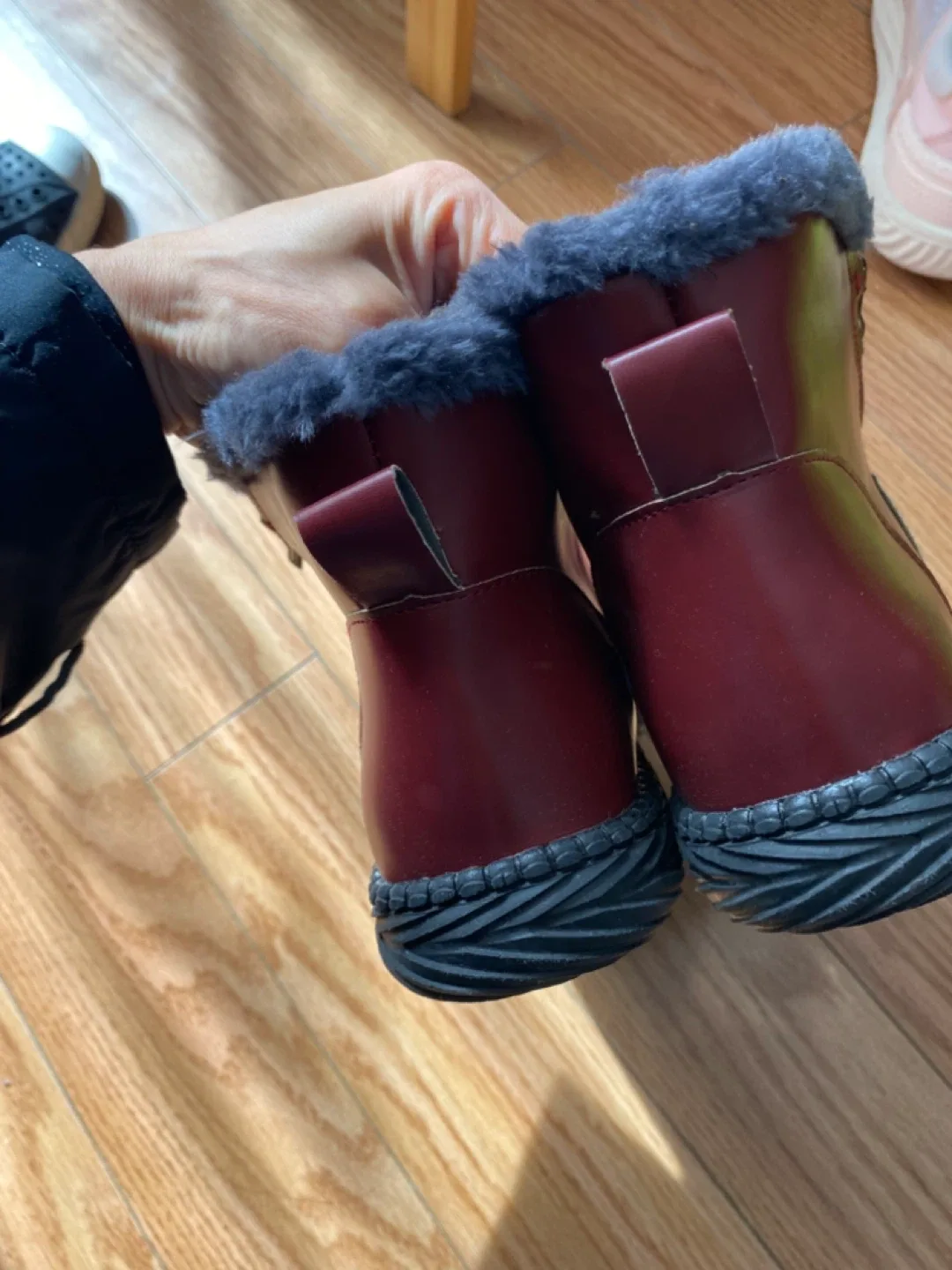 Brand New Red Fur-Lined Boots - Size 38 image indicator(5)