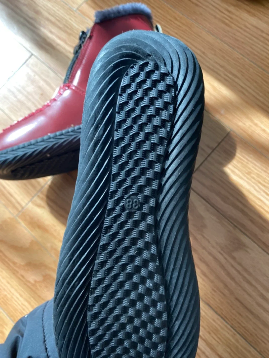 Brand New Red Fur-Lined Boots - Size 38 image indicator(4)