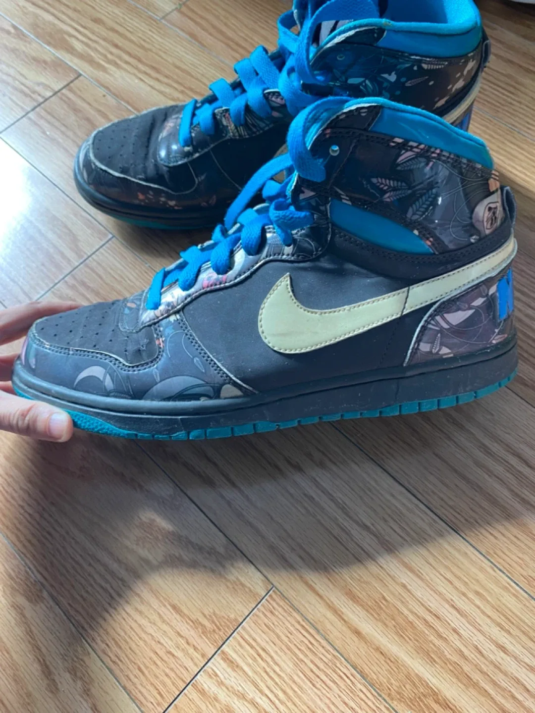 Nike High-Top Sneakers Size 10 image indicator(2)