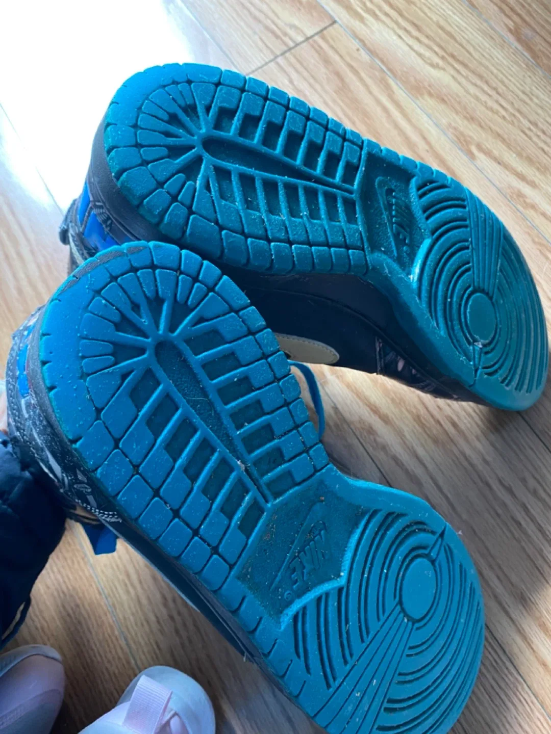 Nike High-Top Sneakers Size 10 image indicator(4)