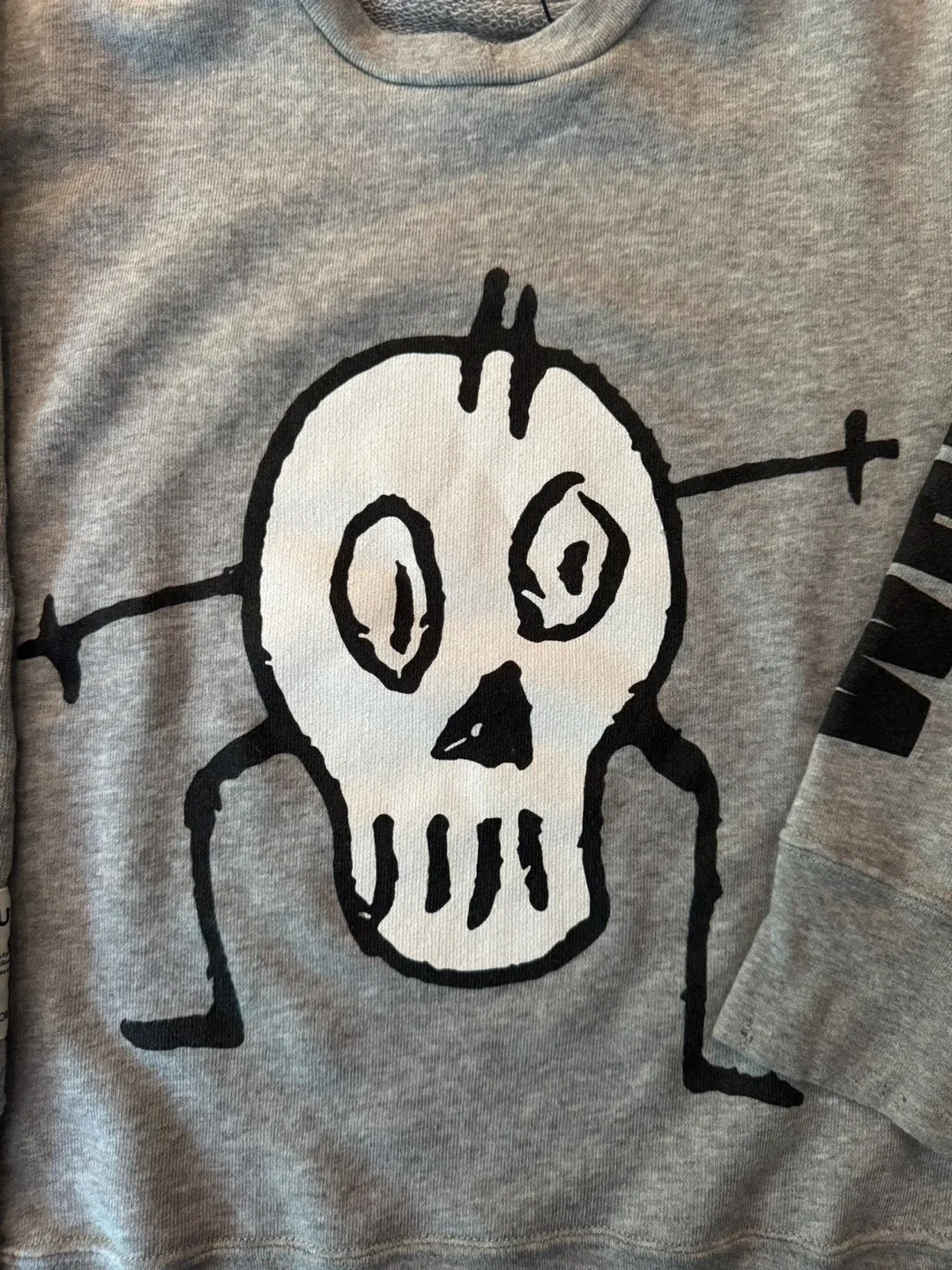 Brand New w/tags NUNUNU Kids Goofy Skull Sweatshirt. SZ 8-9. image indicator(3)