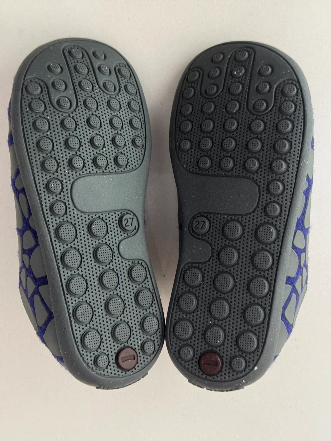 *BRAND NEW* CAMPER Wabi Slippers. Kids 10US/27EU image indicator(4)