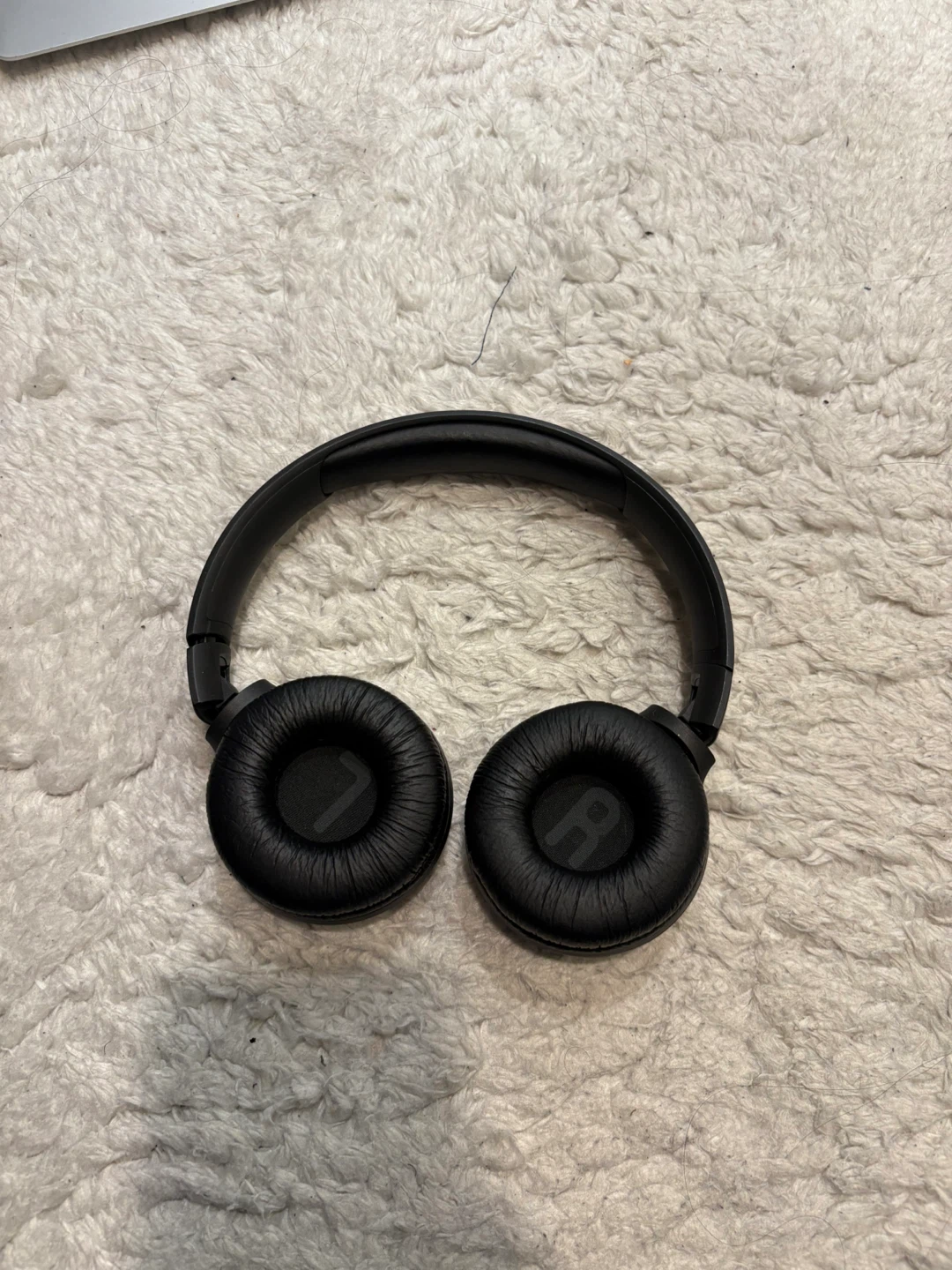 JBL Tune 510BT Wireless On-Ear Headphones - Black - photo 3