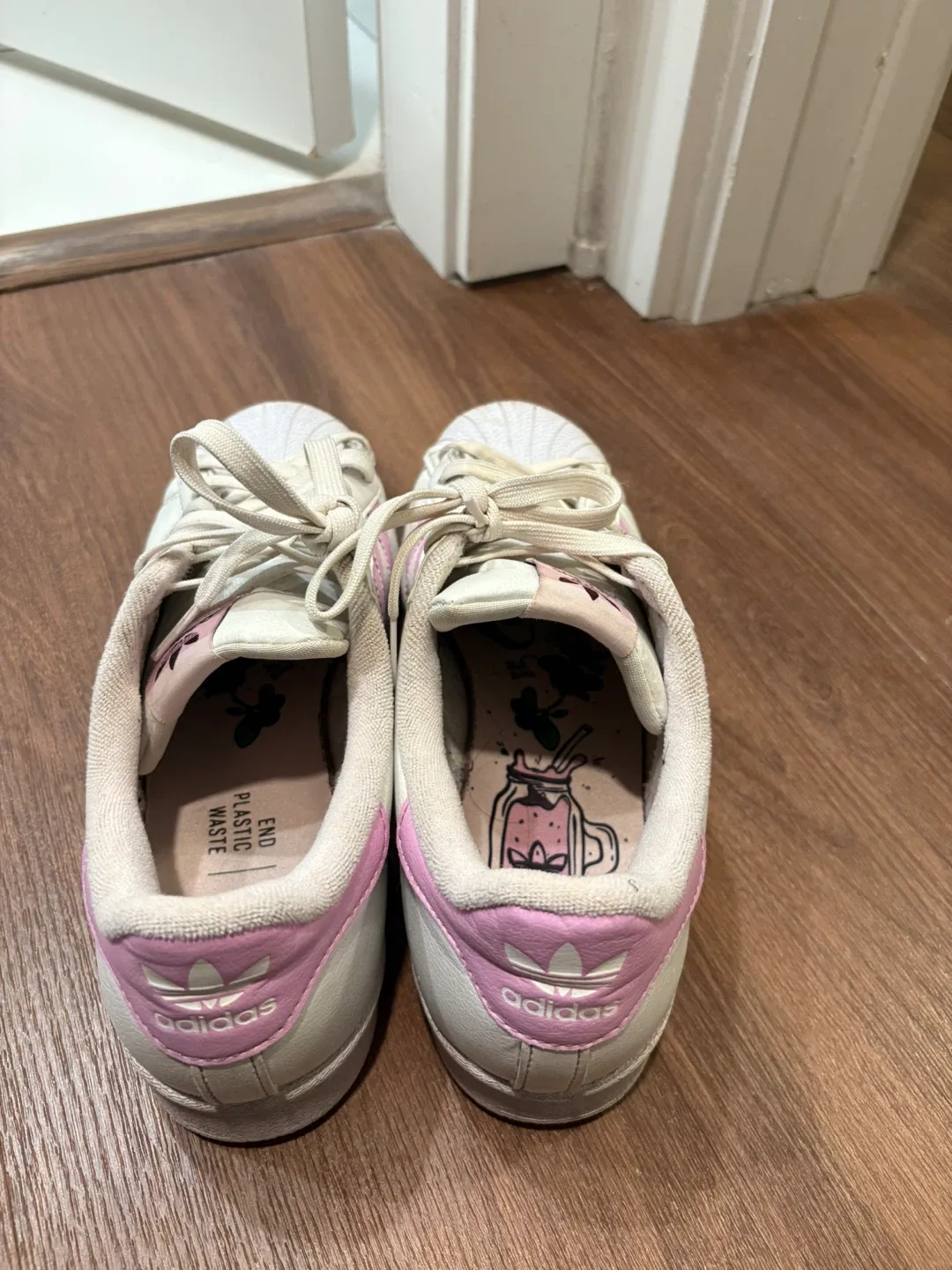 Adidas Superstar White/Pink Sneakers size is 7.5 image indicator(6)