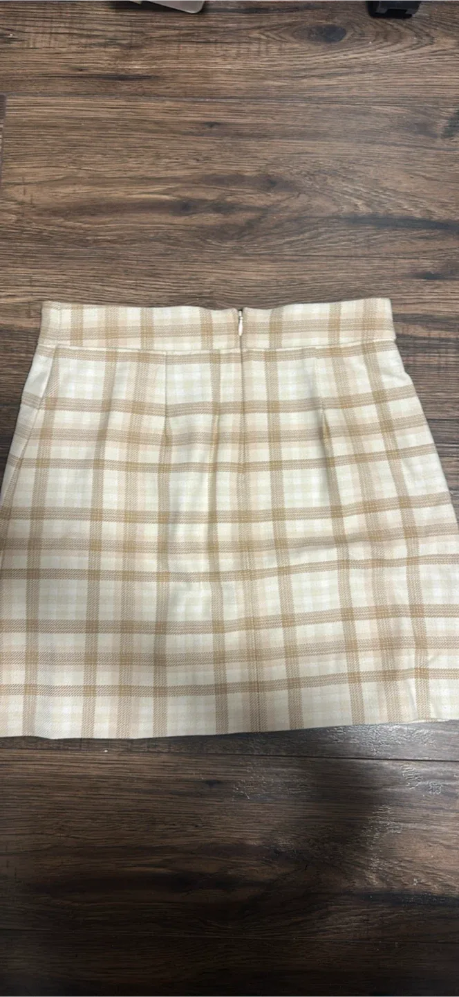 Aritzia plaid mini skirt image indicator(2)