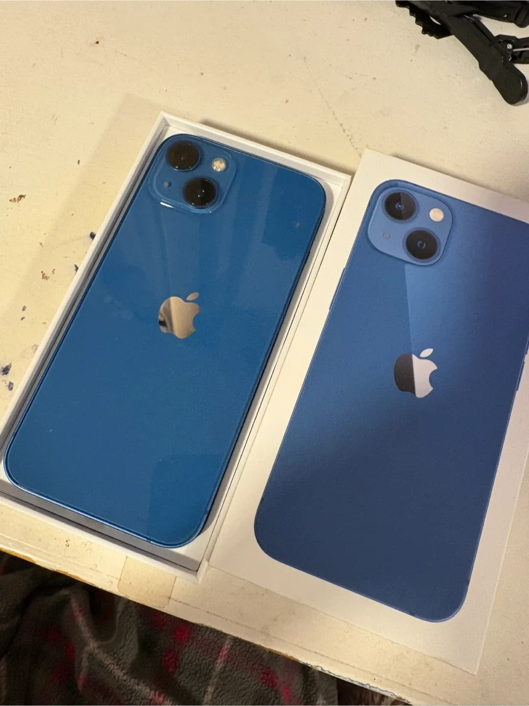 New iPhone 13 Blue - Box Included image indicator(2)