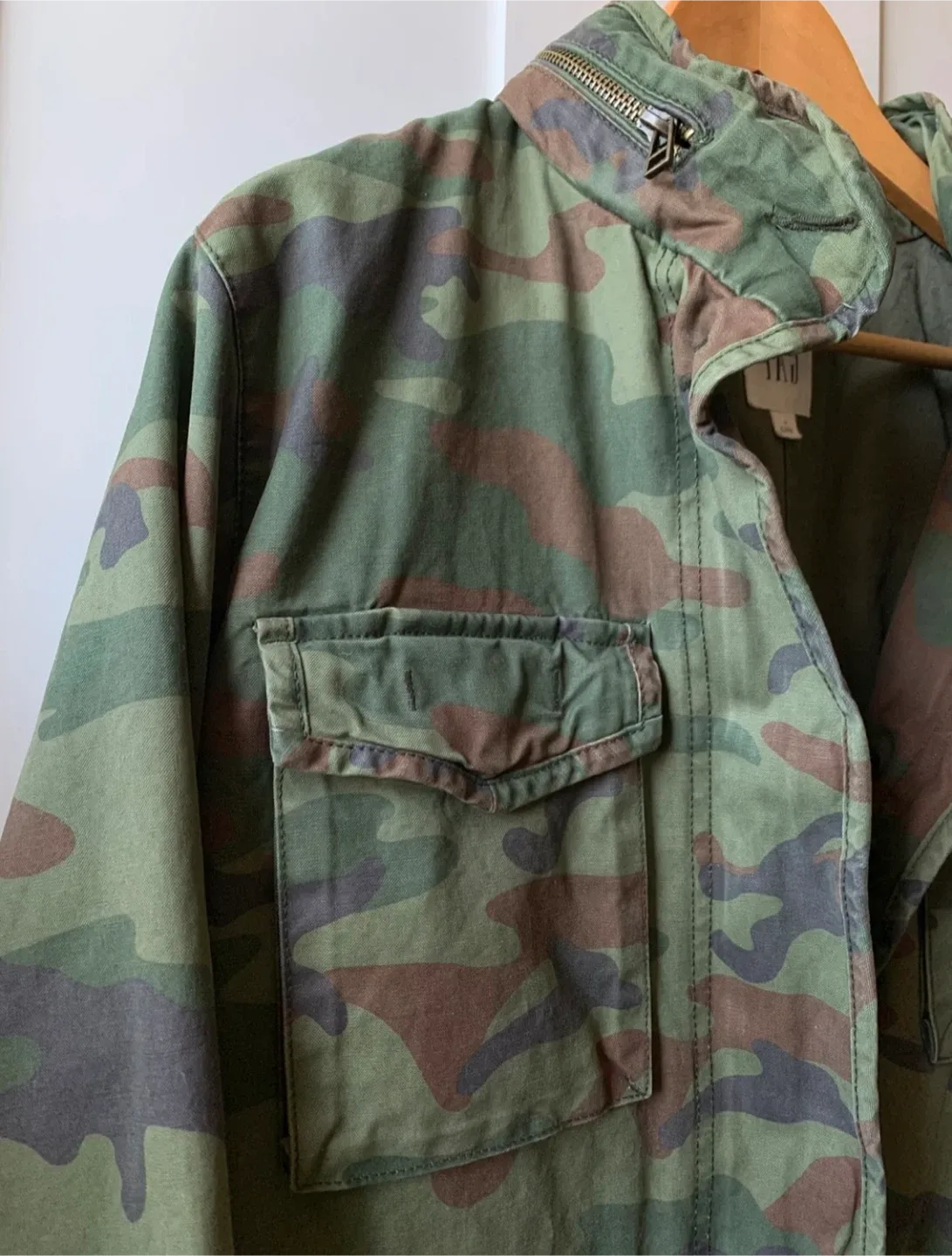 GAP Men’s Jacket-Size M image indicator(10)