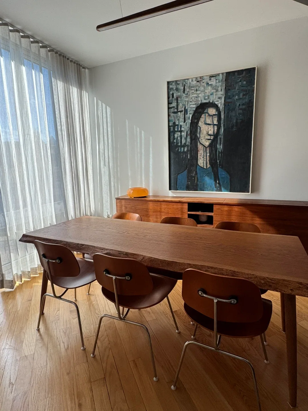 Live Edge Wood Dining Table with Chairs image indicator(4)