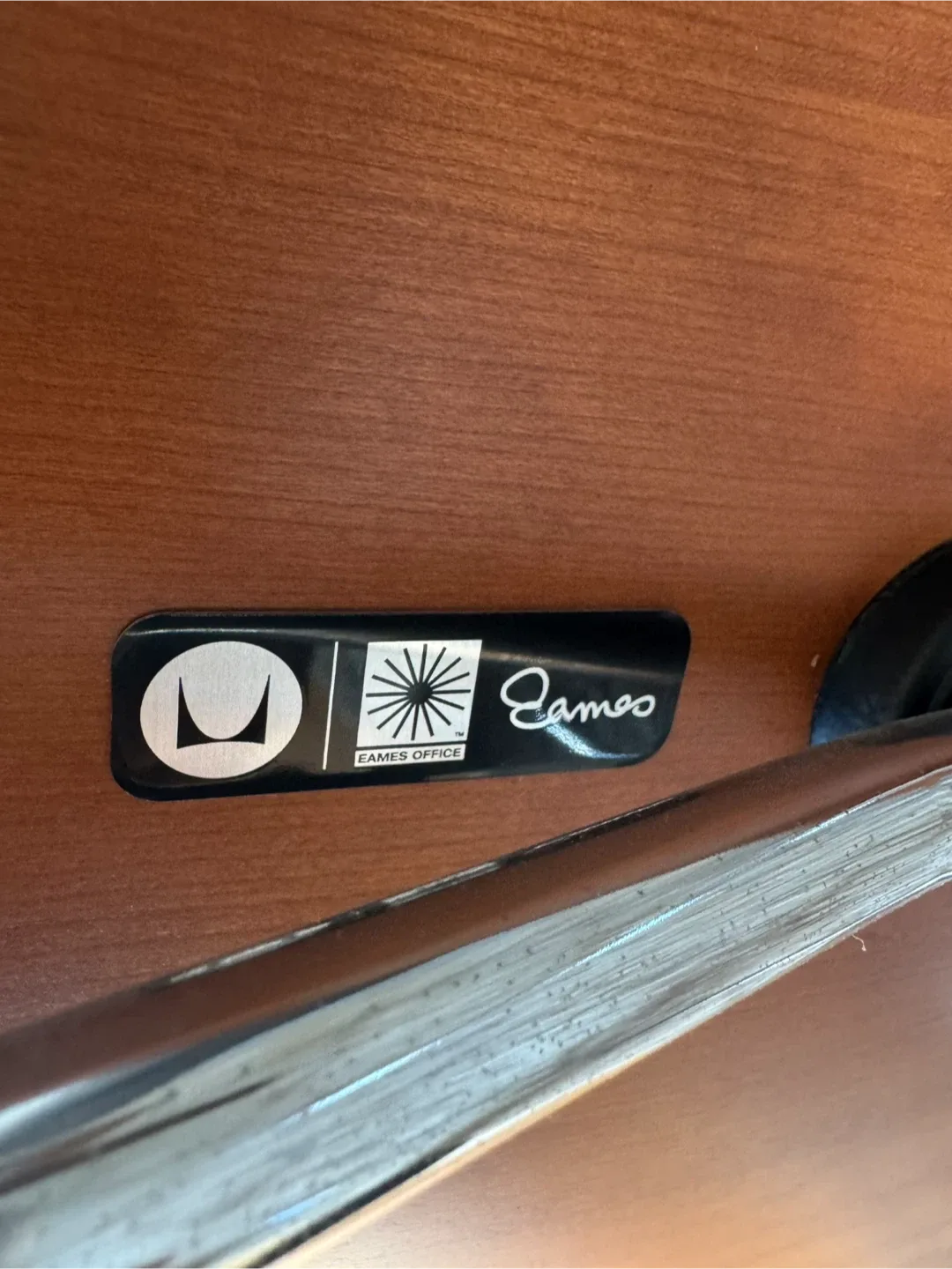 Live Edge Wood Dining Table with Chairs image indicator(6)