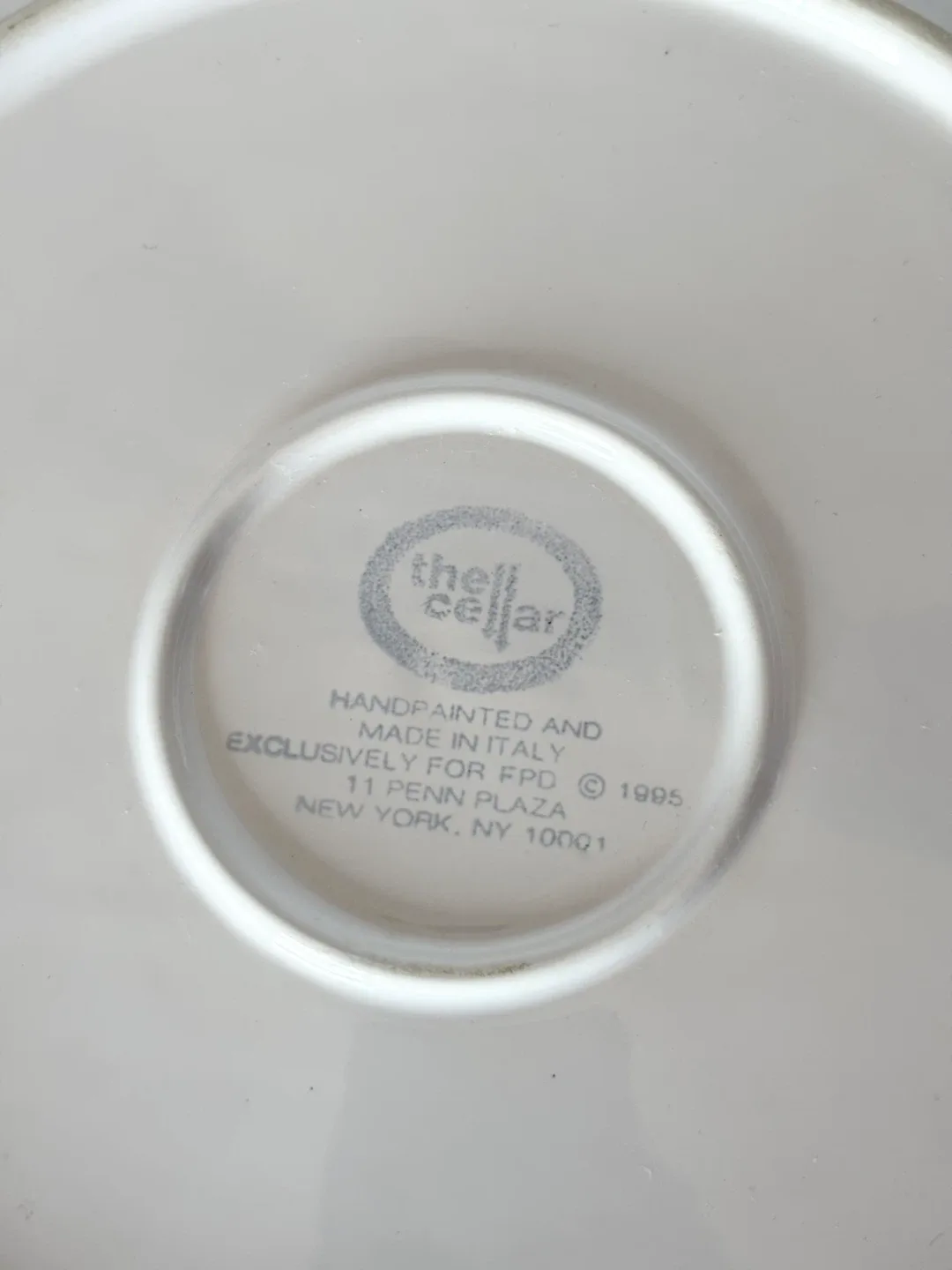 Vintage Black and White Triangular "Two Faces" Plate image indicator(4)