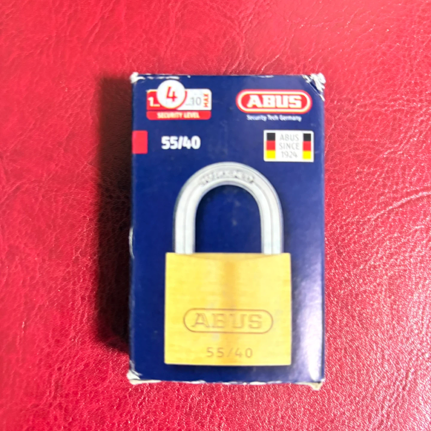 BNIB - ABUS 55/40 Brass Padlock with Keys & Box - photo 2