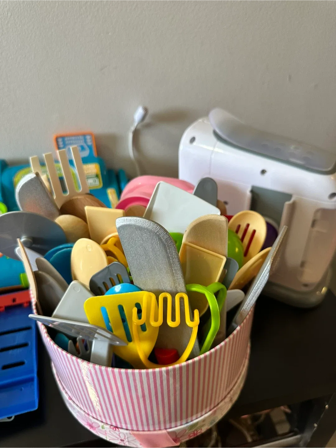 Kids' Pretend Play Kitchen Toys image indicator(3)