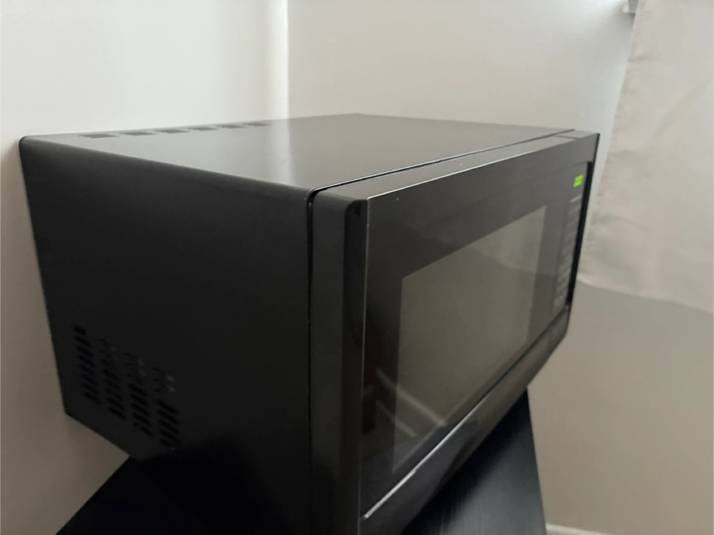 Hamilton Beach Black Microwave - photo 2