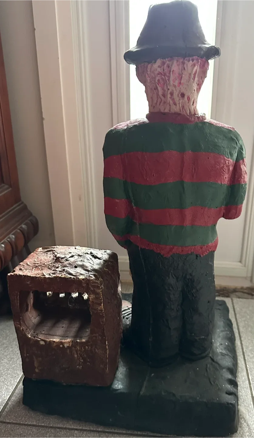 Freddy Krueger Stone Statue image indicator(2)