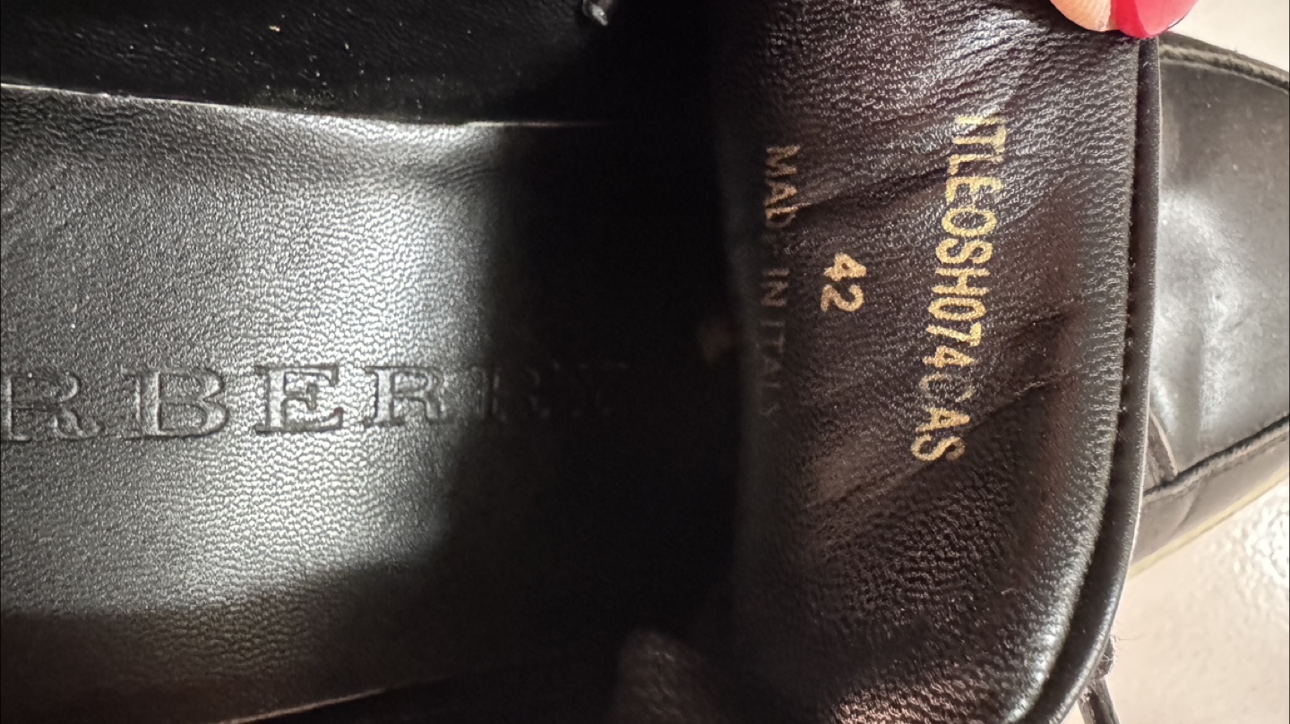 Burberry Leather Sneakers, Size 42 - photo 3